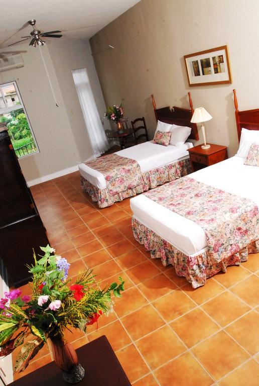 Guest House Villa Mishkan Runaway Bay Camera foto